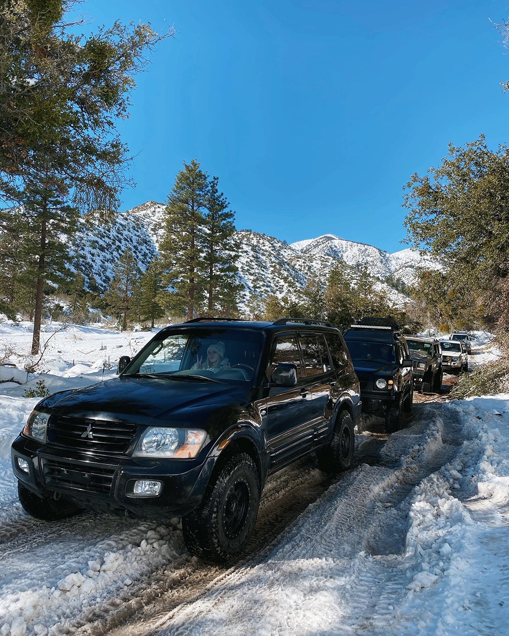 Black 3rd gen Lifted Mitsubishi Montero / Pajero / Shogun